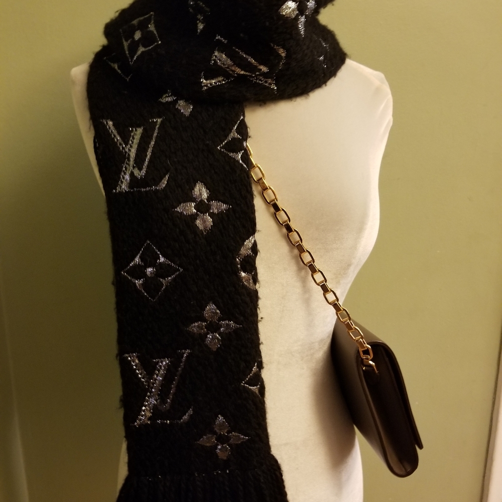 Louis Vuitton Logomania Shine Scarf